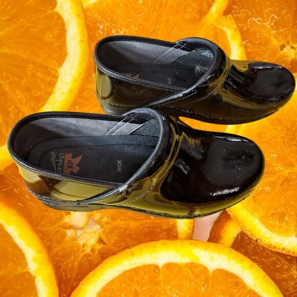 Dansko Women's Black Patent Leather XP Professional Clog Size 40 - Picture 1 of 10